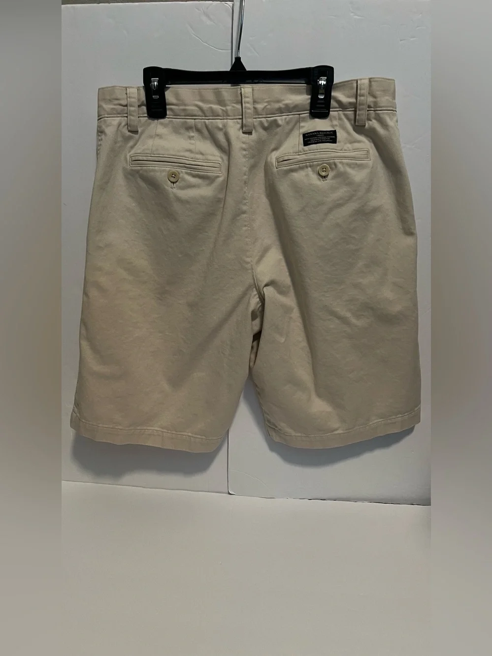 Men”s Banana Republic Chinos 10” Light Khaki Flat-Front Shorts Size 32